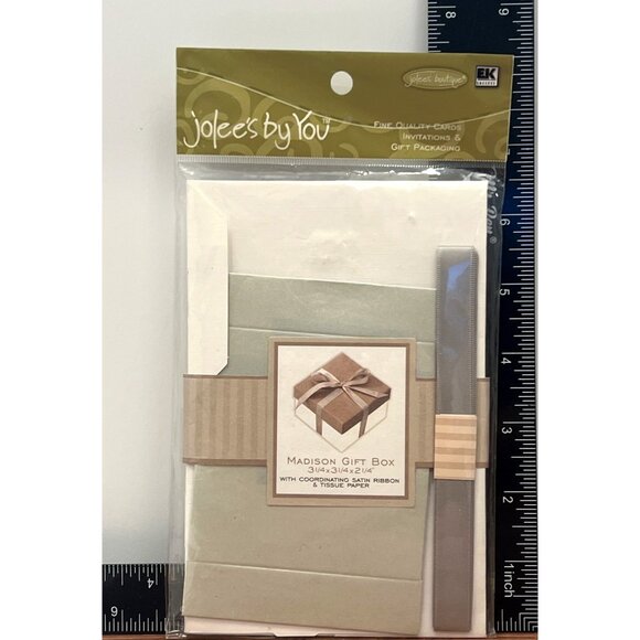 Jolees Boutique Madison Silver Gift Box With Satin Ribbon& Tissue Paper JS050302 - Picture 1 of 4